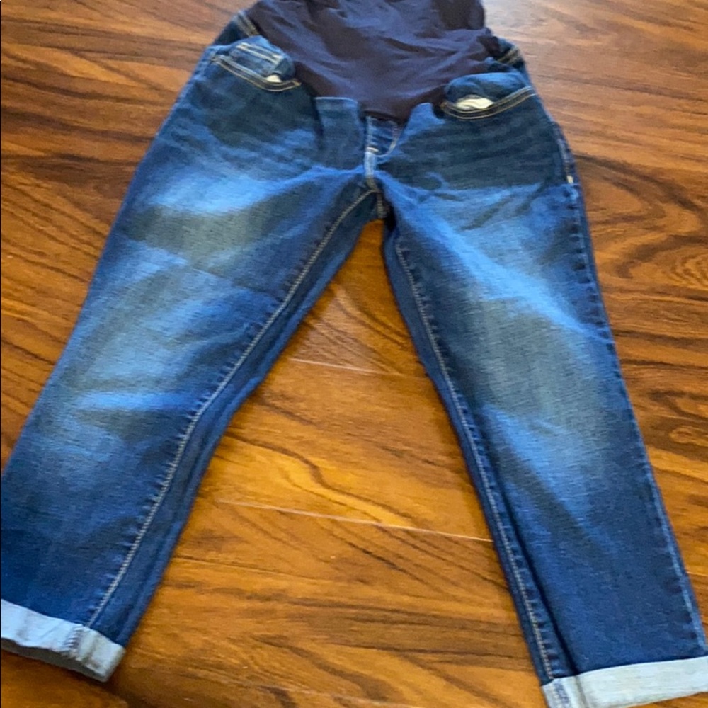 Maternity capris